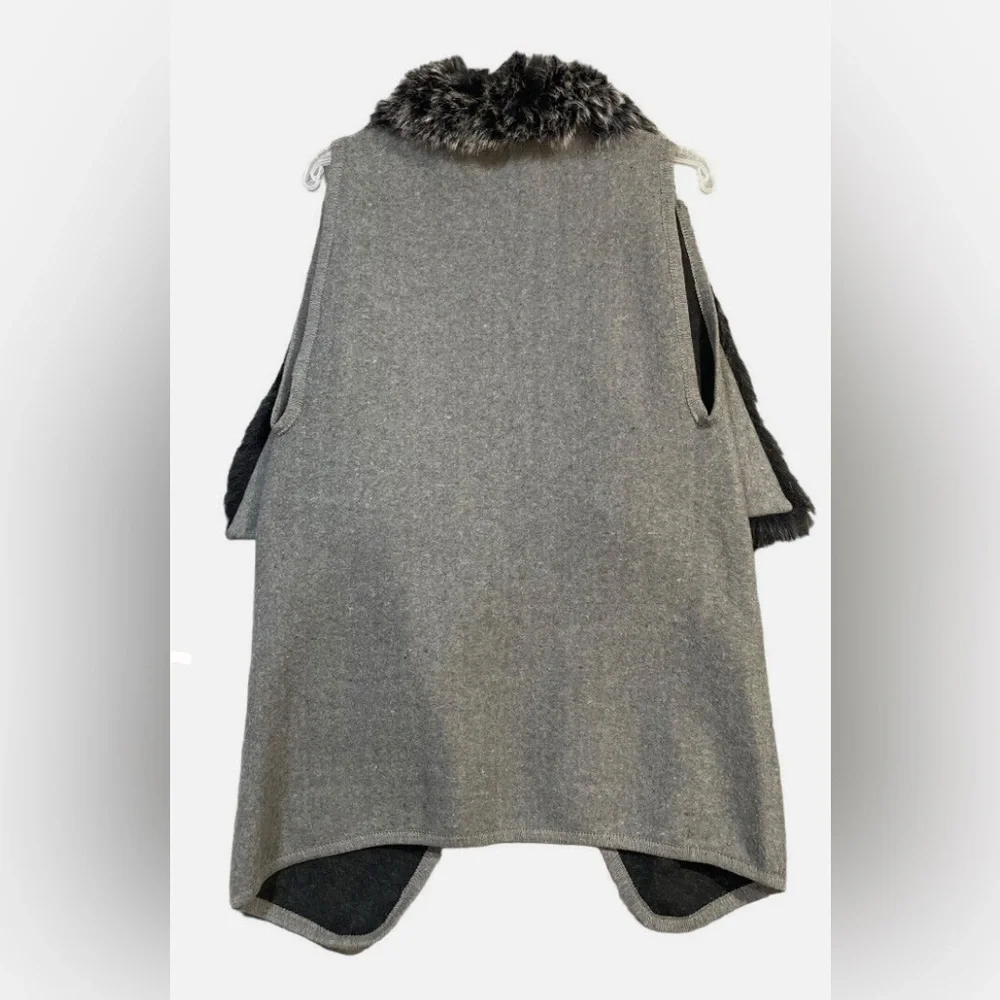 Sioni•size S/M•Shawl Vest•Faux-Fur Collar Size - Picture 3 of 8